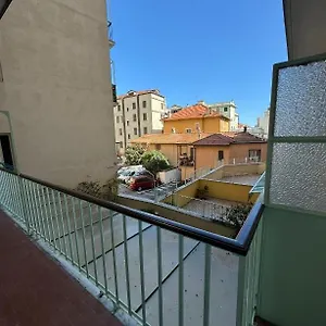 nuovo-bilocale-100-metri-dal-mare.hotelitalianriviera.com/